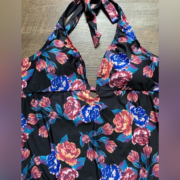 Modcloth Black Floral Halter bathing suit One Piece Swimsuit chic low cut sz 2X - Picture 2 of 15